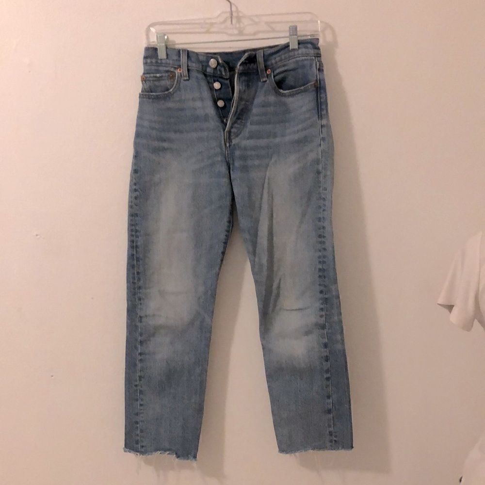 Levi’s SZ 25 Premium Button Front Cropped Western Casual Frayed Hem Jeans